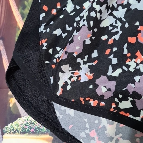 Under Armour Fly 2.0 Shorts Size Small NWT - Picture 3 of 6